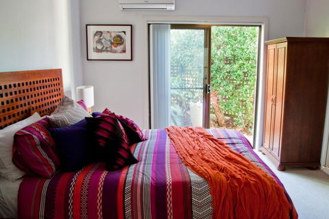 Headlands Beach Guest House - Accommodation Gladstone 3