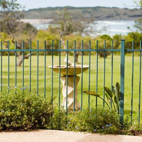 Headlands Beach Guest House - Accommodation Gladstone 5