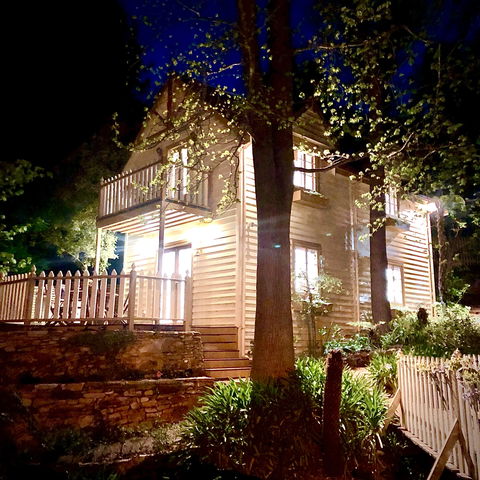 Aldgate Creek Cottage Bed & Breakfast - Accommodation Gladstone 1