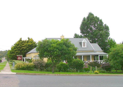 Anglea House - Accommodation Gladstone 0