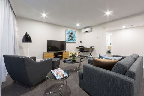 Avenue Hotel Canberra - Accommodation Gladstone 0
