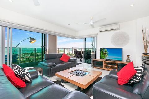 Beachlife Sands 3 Bedroom Harbour View Apartment - Accommodation Gladstone 1