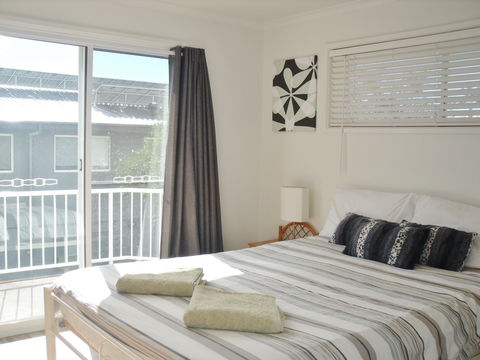 Beachcomber Apartments - Accommodation Gladstone 1