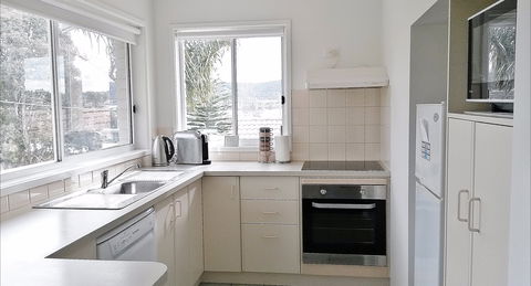 Beachcomber Apartments - Accommodation Gladstone 2