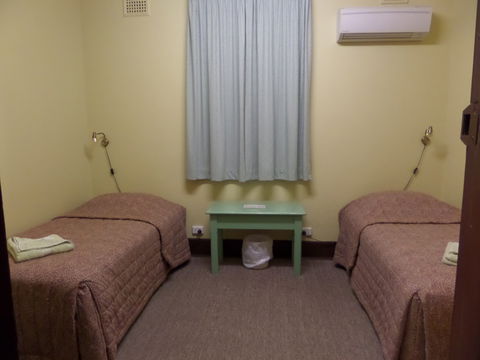 Binnaway Rail Heritage Barracks - Accommodation Gladstone 1