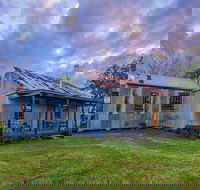 Blaxland's Cottage - Accommodation Gladstone