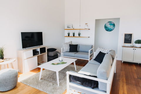 BonniEscape - Island Style Living - Accommodation Gladstone 0