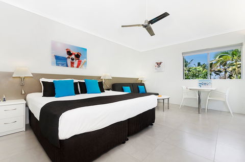 By The Sea Port Douglas - Accommodation Gladstone 1