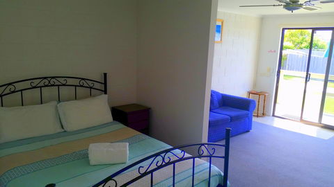 Carmen's Inn - Accommodation Gladstone 1
