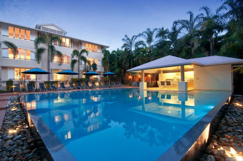 Cayman Villas Port Douglas - Accommodation Gladstone 1