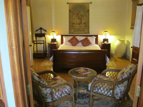 Classique Bed And Breakfast - Accommodation Gladstone 0