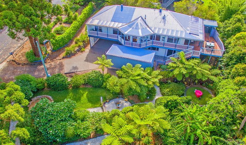Cloud 9 Cliff Top Eagle Heights - Accommodation Gladstone 0