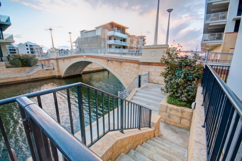 Dolphin Quay 3 Bedroom Apartment - Accommodation Gladstone 0