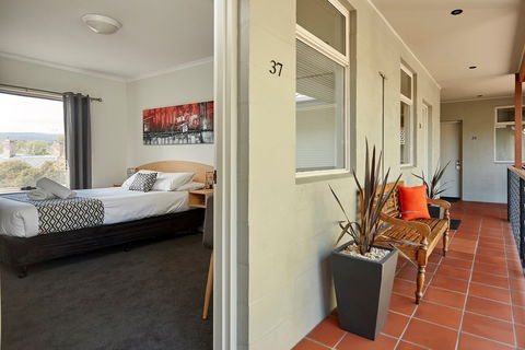 Elphin  Motel & Serviced Apartments - Accommodation Gladstone 1
