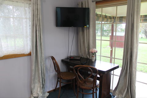 Factory Lane Bed & Breakfast - Accommodation Gladstone 2