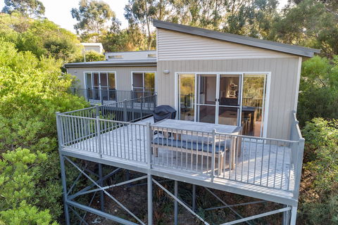 Freycinet Haven - Accommodation Gladstone 0