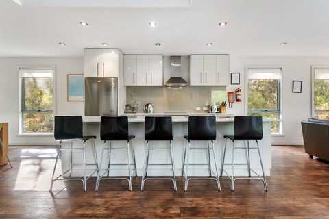 Freycinet Haven - Accommodation Gladstone 2