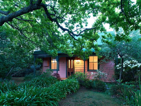 Hawthorne Cottage: Blackheath - Accommodation Gladstone 0