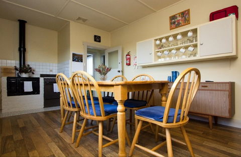 Lady Barron Holiday Home - Accommodation Gladstone 1