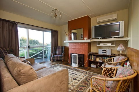 Lady Barron Holiday Home - Accommodation Gladstone 2