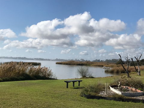 Lake Albert Caravan Park, Meningie SA - Accommodation Gladstone 2