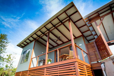 Lilypad Luxury Cabins - Accommodation Gladstone 0