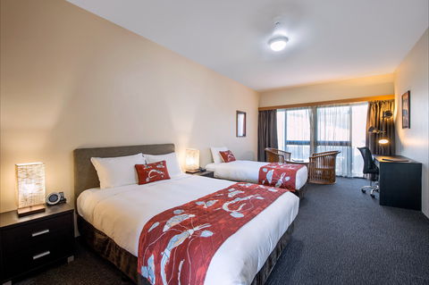 Mercure Kakadu Crocodile Hotel - Accommodation Gladstone 2