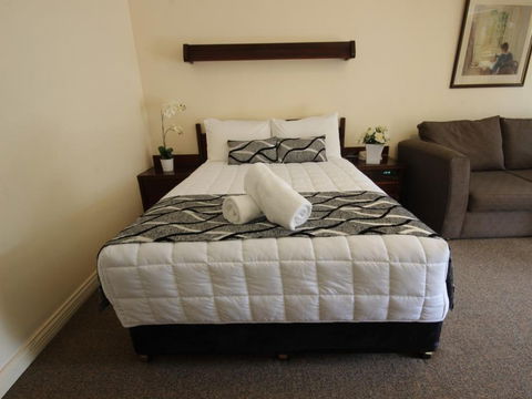 Molly Morgan Motor Inn - Accommodation Gladstone 2