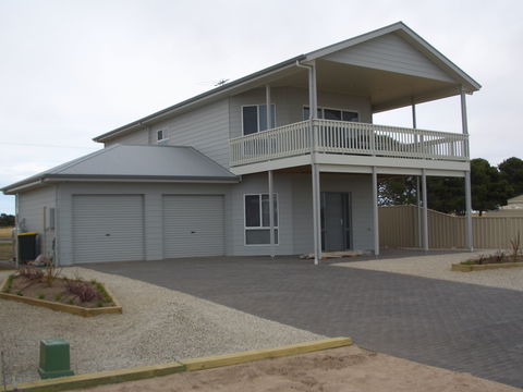 Moonlight Escape - Accommodation Gladstone 0