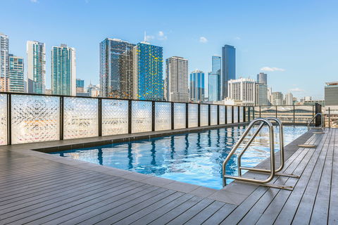 Peppers Docklands - Accommodation Gladstone 2