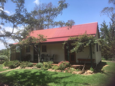 Red Hill Cottage - Accommodation Gladstone 0