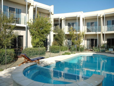 Rye Hotel Accommodation - Accommodation Gladstone 1