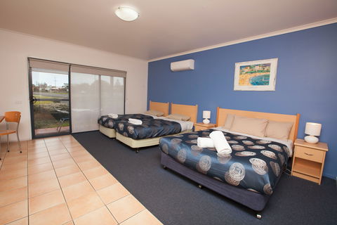 Seaview Motel And Apartments - Accommodation Gladstone 2