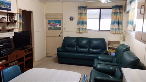 SonRays Shack - Accommodation Gladstone 1