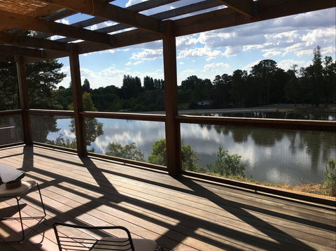 The Lakehouse Beechworth - Accommodation Gladstone 0