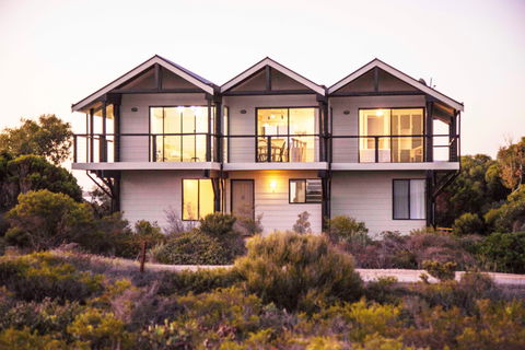 The Lookout - Accommodation Gladstone 0