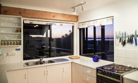 The Lookout - Accommodation Gladstone 2