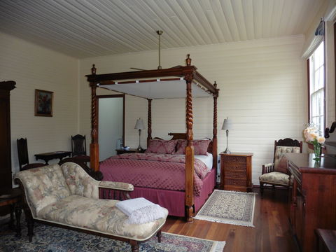 The Old School Bed And Breakfast - Accommodation Gladstone 1