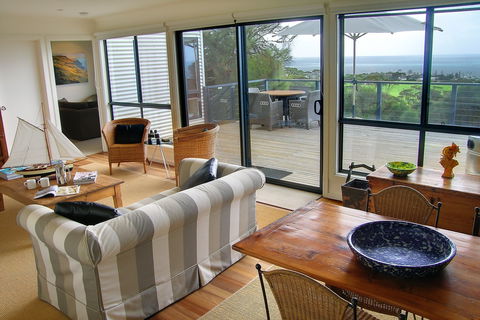Thorn Park On The Island - Accommodation Gladstone 1