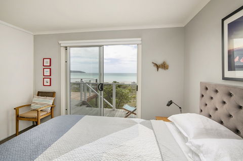 Alchemy On Island Beach - Accommodation Gladstone 1