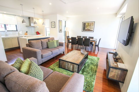Alegria - Accommodation Gladstone 2