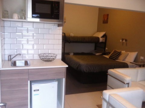 Altair Motel And Restaurant - Accommodation Gladstone 0