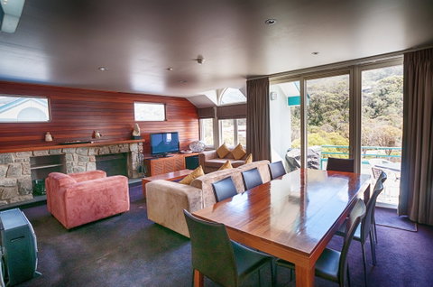Aspect 2a - Accommodation Gladstone 0