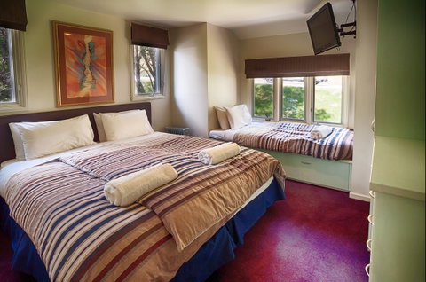 Aspect 2a - Accommodation Gladstone 2