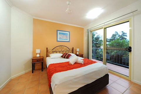 At Beach Court Holiday Villas - Accommodation Gladstone 2