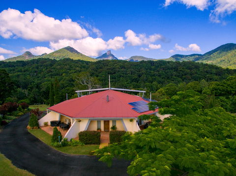 A View Of Mount Warning Bed And Breakfast - Accommodation Gladstone 1