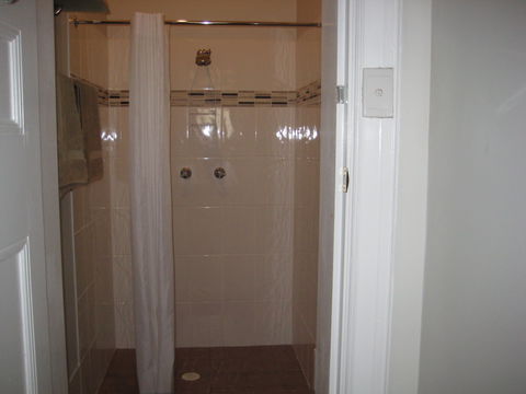 B And B On Bettington - Accommodation Gladstone 2