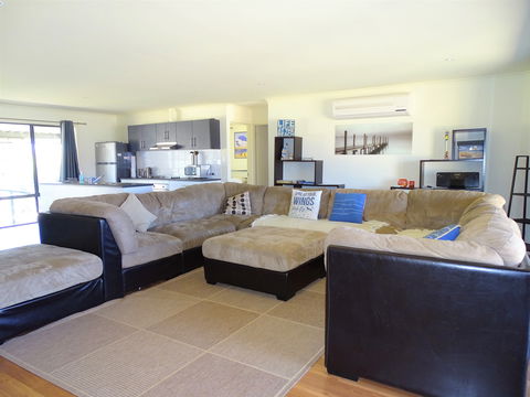 Baydream - Accommodation Gladstone 1
