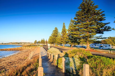 Beachport Caravan Park - Accommodation Gladstone 0