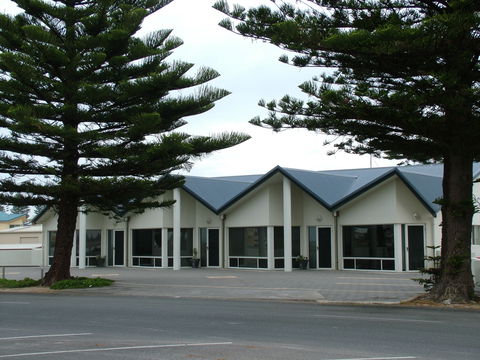 Beachport Caravan Park - Accommodation Gladstone 2